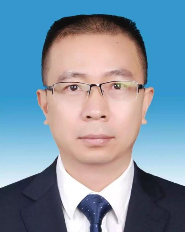 金风资本 官方通报：作为“一把手”，他安排单位买500斤散装白酒存于办公楼，用于日常接待